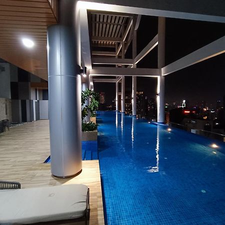 Lx 39A Balcony Klcc View 1 Bedroom Infinity Pool كوالالمبور المظهر الخارجي الصورة