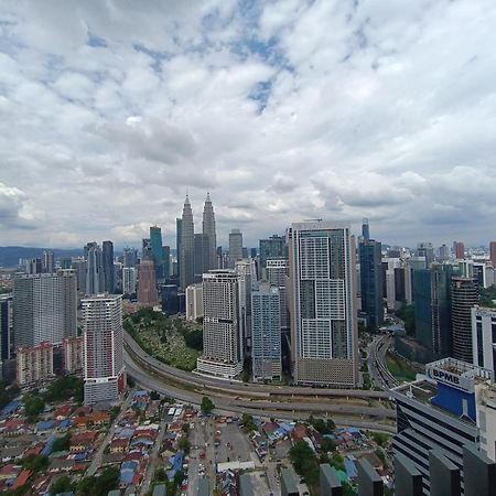 Lx 39A Balcony Klcc View 1 Bedroom Infinity Pool كوالالمبور المظهر الخارجي الصورة