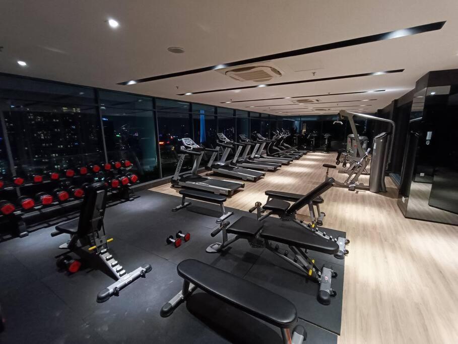 Lx 39A Balcony Klcc View 1 Bedroom Infinity Pool كوالالمبور المظهر الخارجي الصورة