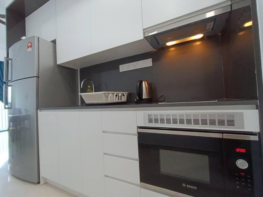 Lx 39A Balcony Klcc View 1 Bedroom Infinity Pool كوالالمبور المظهر الخارجي الصورة