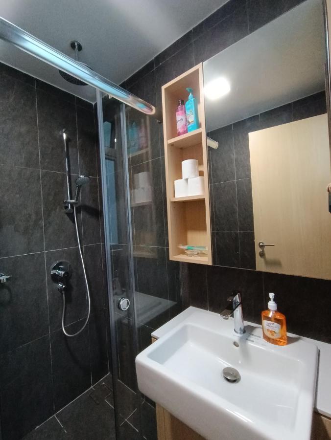 Lx 39A Balcony Klcc View 1 Bedroom Infinity Pool كوالالمبور المظهر الخارجي الصورة