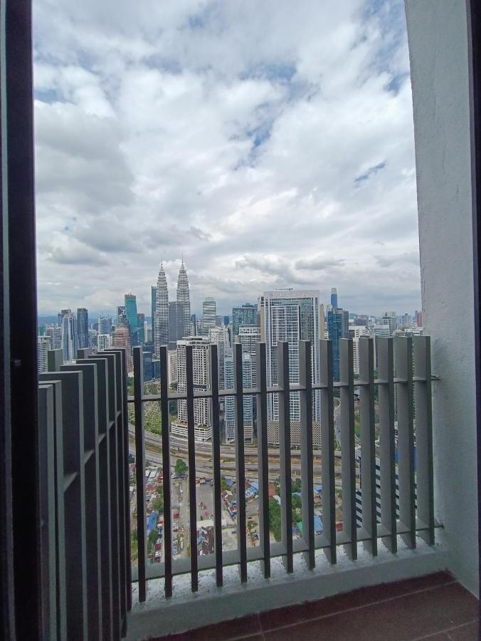 Lx 39A Balcony Klcc View 1 Bedroom Infinity Pool كوالالمبور المظهر الخارجي الصورة