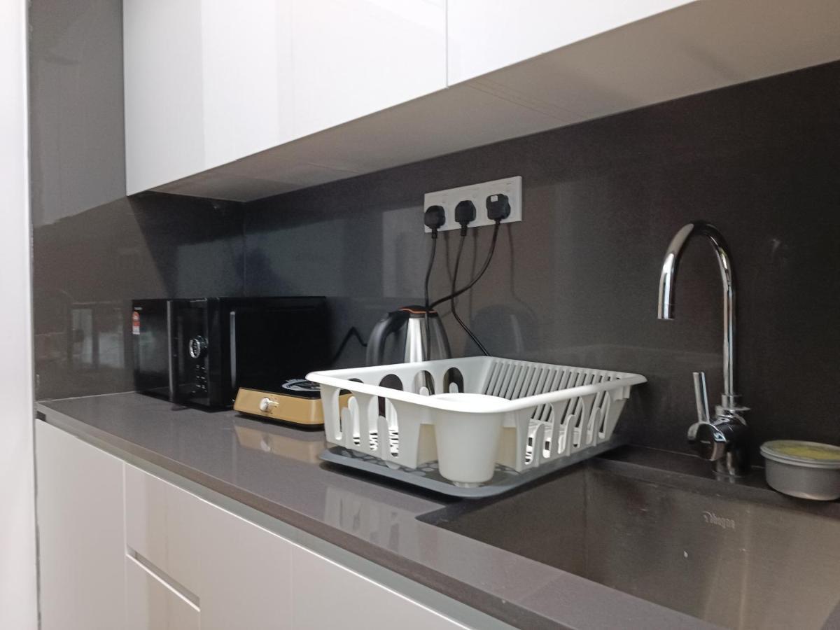 Lx 39A Balcony Klcc View 1 Bedroom Infinity Pool كوالالمبور المظهر الخارجي الصورة