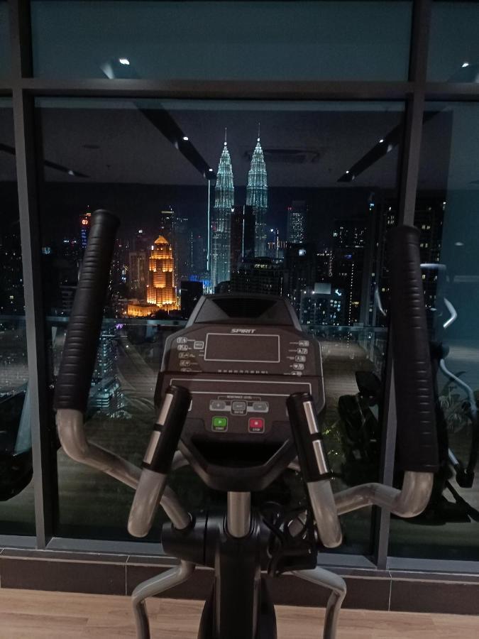 Lx 39A Balcony Klcc View 1 Bedroom Infinity Pool كوالالمبور المظهر الخارجي الصورة