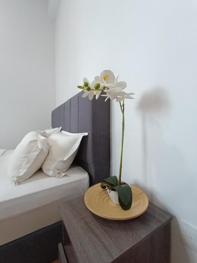 Lx 39A Balcony Klcc View 1 Bedroom Infinity Pool كوالالمبور المظهر الخارجي الصورة