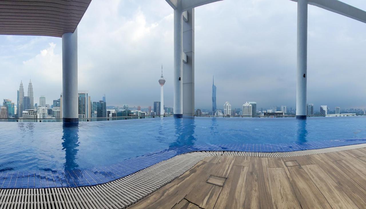 Lx 39A Balcony Klcc View 1 Bedroom Infinity Pool كوالالمبور المظهر الخارجي الصورة