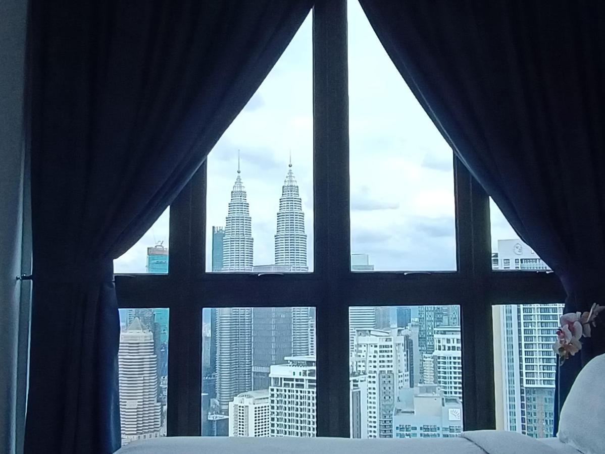 Lx 39A Balcony Klcc View 1 Bedroom Infinity Pool كوالالمبور المظهر الخارجي الصورة