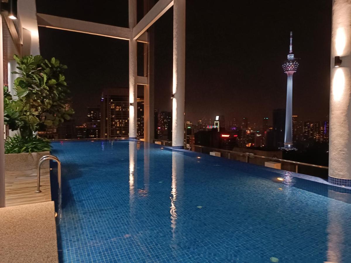 Lx 39A Balcony Klcc View 1 Bedroom Infinity Pool كوالالمبور المظهر الخارجي الصورة